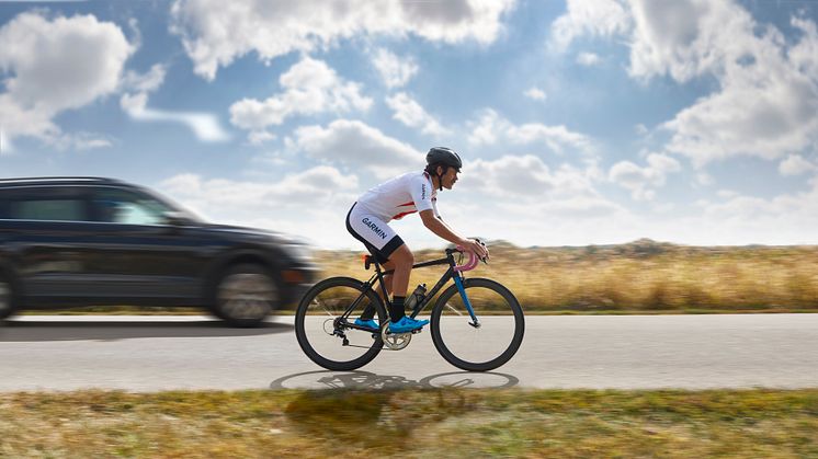 Mehr Sicherheit beim Radfahren im Frühling 2024: Mit Garmin Varia den Überblick im Straßenverkehr behalten!