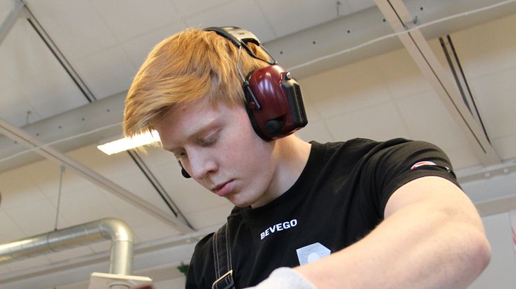Final i SM för unga plåtslagare 2015: 2:a placerade Viktor Wahrenberg, Leksands gymnasium, Leksand.