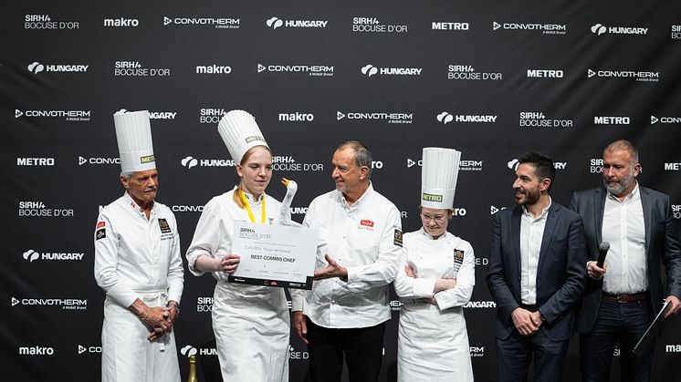 Thilda Mårtensson mottar pris för bästa commis i Bocuse d'Or Europe 2022