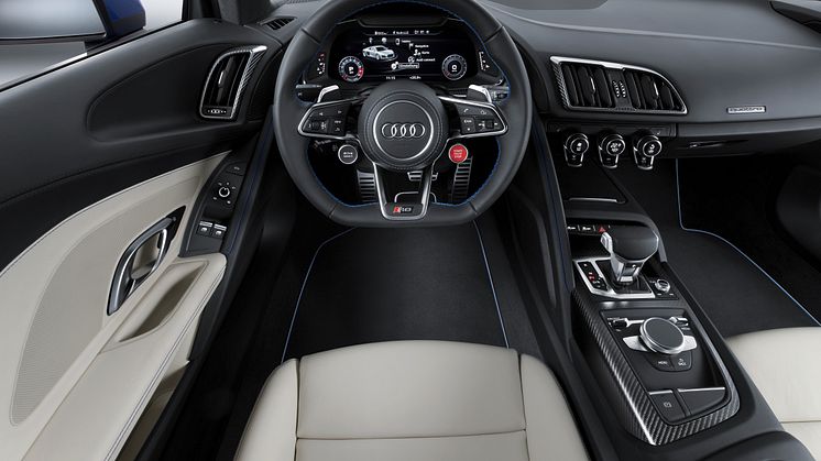 Audi R8 cockpit