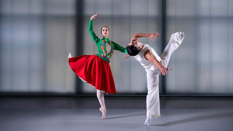 Daniela Cabrera and Leonardo Basilio in the Light Hall Photo: The Norwegian Opera & Ballett / Jörg Wiesner 