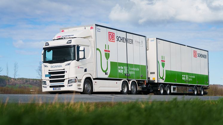 DB Schenker först ut att testa Scanias avancerade el-lastbil för fjärrtransporter 