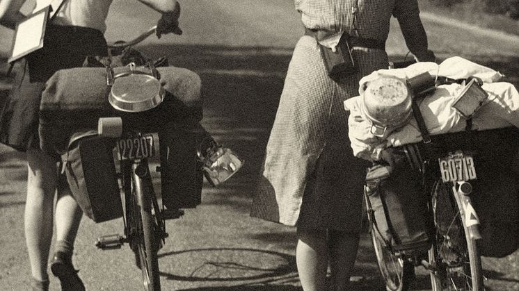 Pressinbjudan: Från snörliv till solliv - Kvinnors friluftskläder 1880-1940