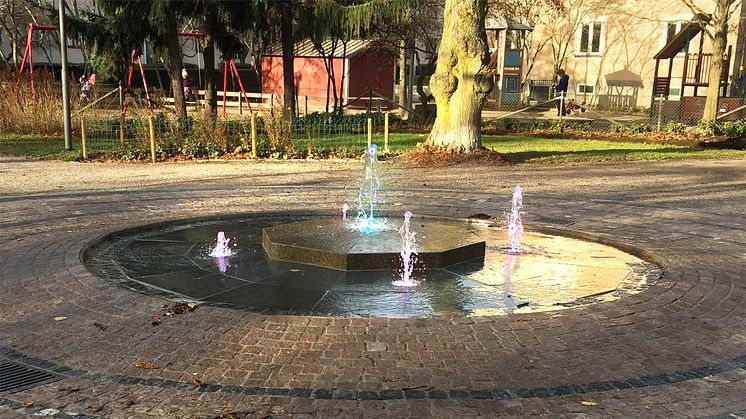 Den nya fontänen i Rudbecksparken återanvänder vattnet.