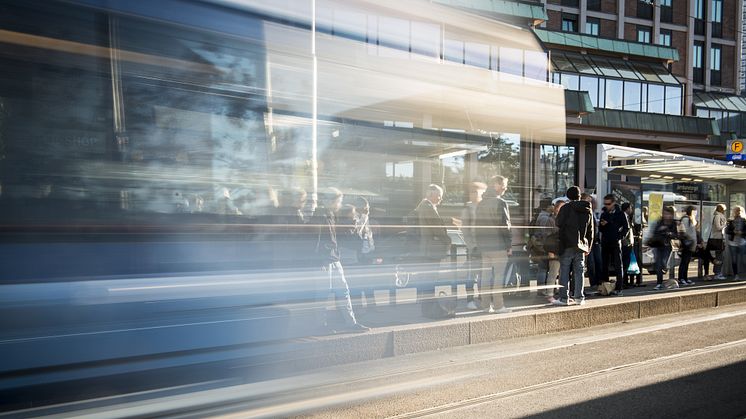 - Beregn ekstra god tid om du må ut å reise nå i ettermiddag og kveld, sier Cathrine Myhren-Haugen, kommunikasjonssjef i Ruter.