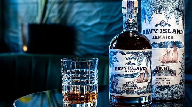 Navy Island Navy Strength lanseras 20/10 i Systembolagets Tillfälliga sortiment: ﻿﻿Nr 41516 · Flaska · 700 ml · 57 % · Pris: 629 kr · Antal: 2.400 flaskor.