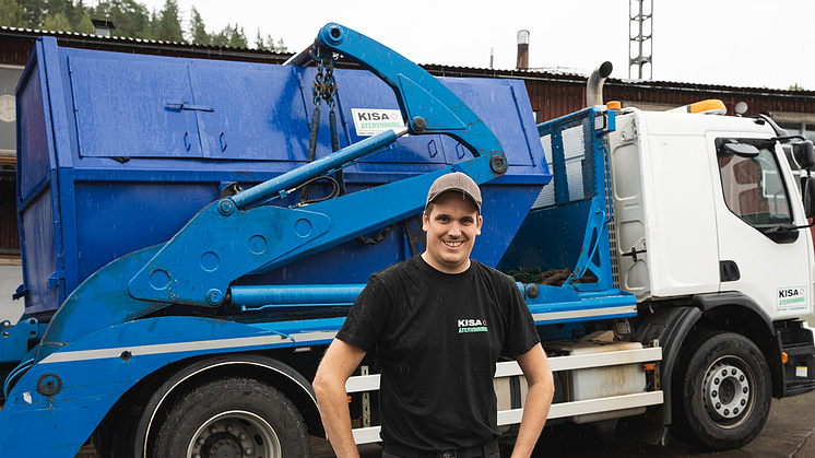 Patrik Pettersson driver Kisa Återvinning på Bjärkeryd, som nu i höst även öppnar en auktoriserad bilskrot den 16 november.