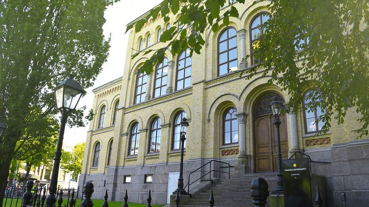 På den centralt belägna gymnasieskolan Tingvallagymnasiet testas nu möjligheten att starta en klass för samhällsvetenskapsprogrammet. Foto: Karlstads kommun