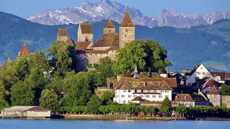 Kloster Rapperswil mit Schloss am Zürichsee