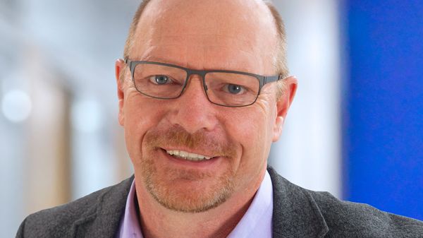 Olaf Wortmann feiert 40. Dienstjubiläum bei Westfalen Weser