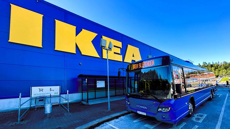 IKEA-bussen utenfor varehuset på Slependen (Foto: IKEA Norge)