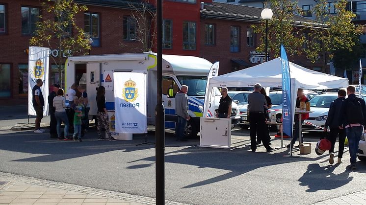 SafeTeam och Polisen Hisingen fortsätter kampanjen om att förebygga inbrott!