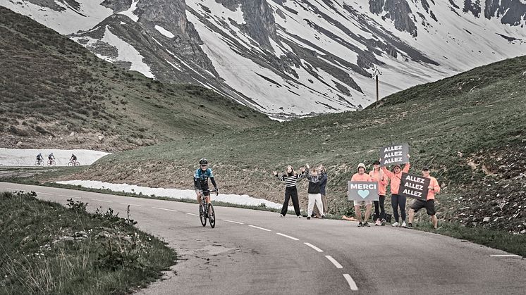 Når Cykelnerven indtager de franske bjerge til sommer, bliver det med APCOA på trøjen som ny sponsor. Foto: Cykelnerven