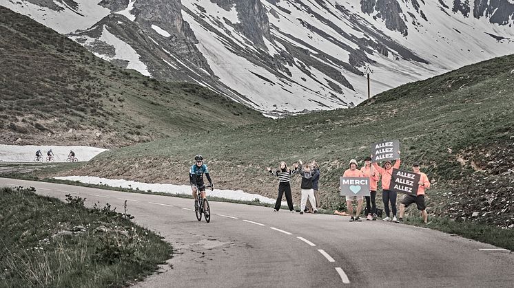 Når Cykelnerven indtager de franske bjerge til sommer, bliver det med APCOA på trøjen som ny sponsor. Foto: Cykelnerven