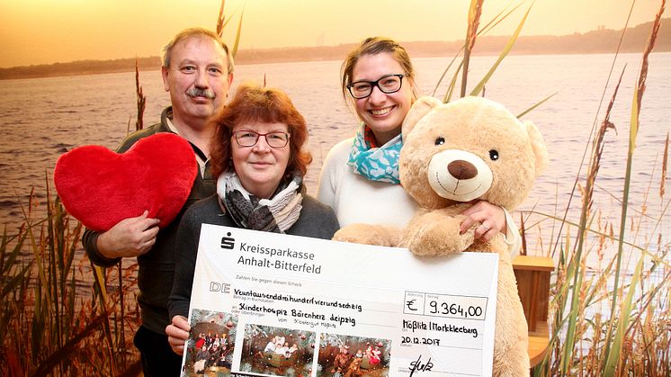 Udo und Kerstin Schulz mit Ulrike Herkner im Kinderhospiz