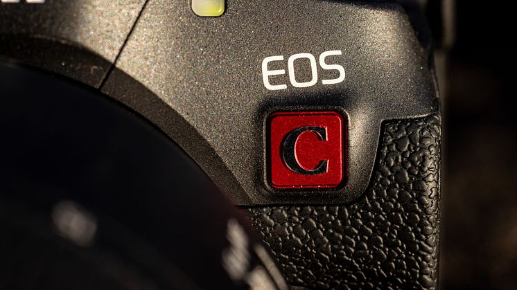 Kompakte og lette EOS R5 C er et hybrid Cinema-kamera for neste generasjon innholdsskapere