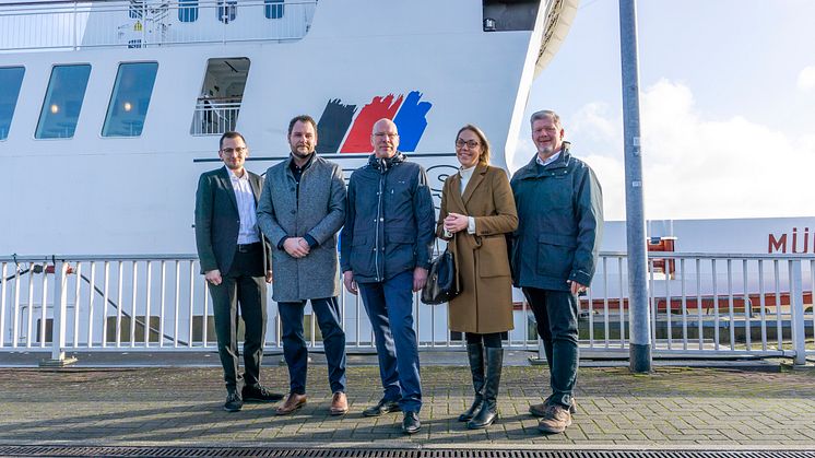 Från vänster: Jan Meyer (AG EMS), Stefan Beekhuis (AG EMS), Niclas Blomström (Hogia), Maria Åkersten (Hogia), Claus Hirsch (AG EMS).