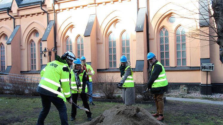 Första spadtaget St Paul. Foto: Caroline Martinsson, M3 Bygg.