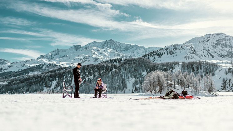 Eisfischen: Geduldsspiel auf dem gefrorenen See © Schweiz Tourismus, Silvano Zeiter