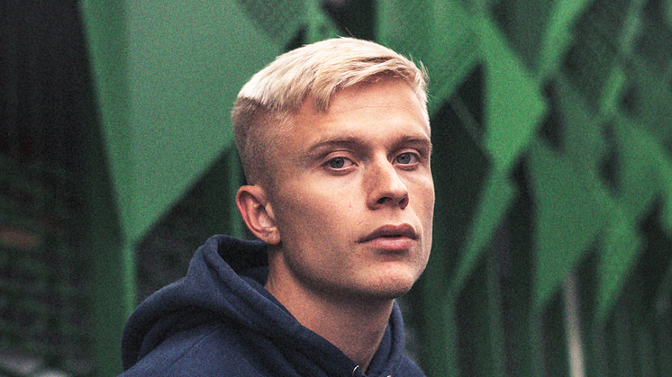 Elias Hurtig släpper nostalgiska singeln ”Sofia” från kommande debut-EP 'Solo'