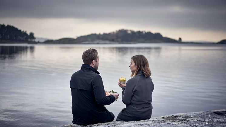 Hogia har sitt huvudkontor i Stenungsund, precis vid havet. Lunchen kan avnjutas vid strandkanten.