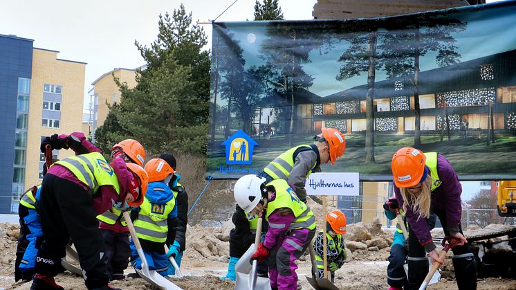 Första spadtaget för Hjältarnas hus