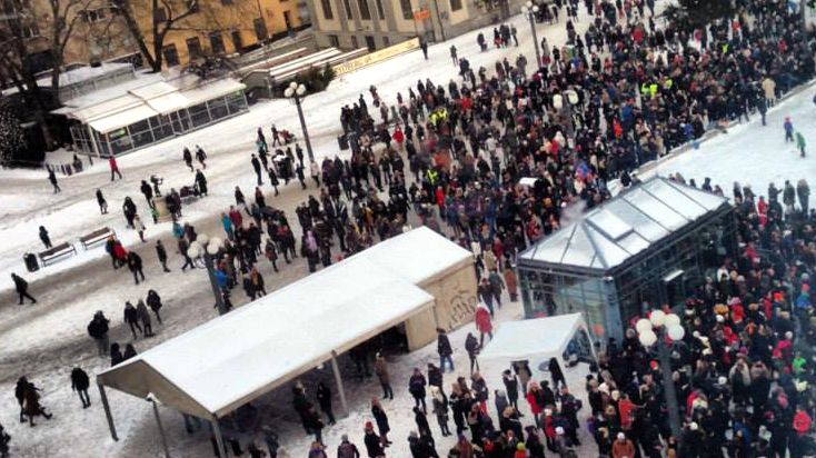 Föreningen Storasyster deltar vid manifestation mot kvinnoregistret i Stockholm