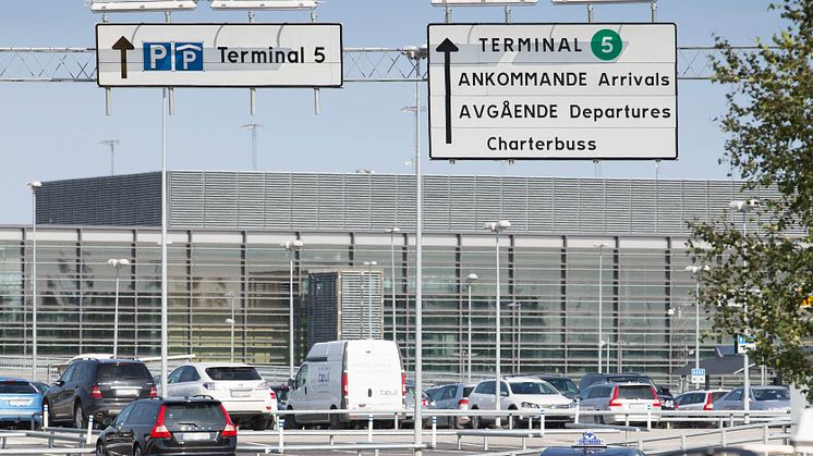 Swedavia övergår till kontantlös betalning vid flygplatsparkering