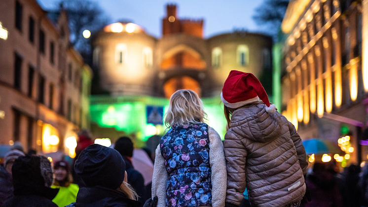 Söndagen den 3 december är det dags för citys mysigaste och mest stämningsfulla dag – julskyltningen. Programmet för dagen bjuder på julkonsert, isshow, julmarknader, besök av tomten och isprinsessan Elsa, jultåg och mycket mer!