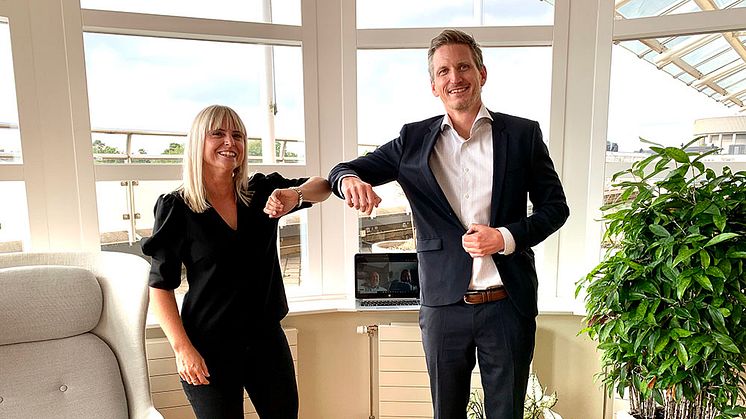 Det känns tryggt att veta att man är rätt försäkrad och har koll på juridiken. Nu kan If och Verahill hjälpa fler. Petra Segerdahl, COO på Verahill och Johan Larsson, Head of Product Sweden på If är glada åt samarbetet.