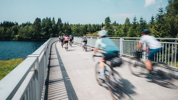 Graveln im Erzgebirge_@SportingWOMENGravelcamp2024_Foto theoutsidefactory.jpg