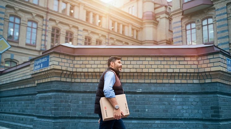 Nu kan du identifiera dig med Freja eID när du hämtar ut paket hos DB Schenker-ombud. Foto: DB Schenker