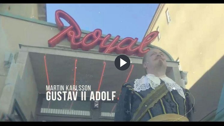 Skådespelaren och norrtäljebon Martin Karlsson spelar kung Gustav II Adolf i serien.