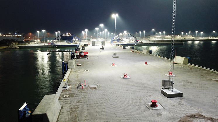 Titan belyser Färjeläge 7 och 8 i Ystad hamn - Segrande belysningslösning i miljardprojektet