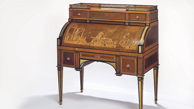 David Roentgen: A German Louis XVI gilt bronze bureau