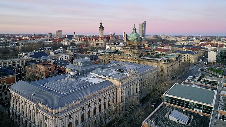 Blick auf die Beethovenstraße und die Skyline von Leipzig - Foto: Bertram Kober/punctum