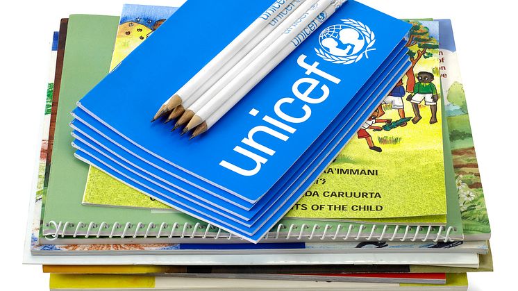 Skolpaket för fyra barn, 185 kr. Foto: UNICEF 