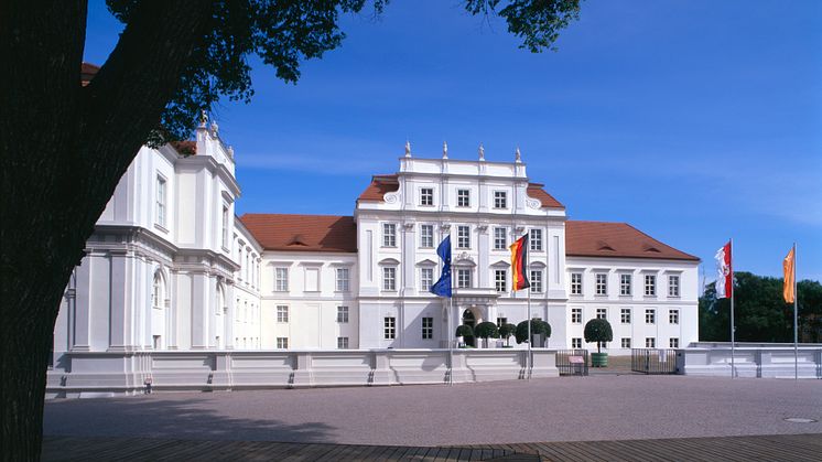 Schloss Oranienburg mit seinem Park ist der Rahmen der "Winter-Träume" Anfang Februar 2020. Foto: TMB-Fotoarchiv/Daniel Lindner/SPSG.