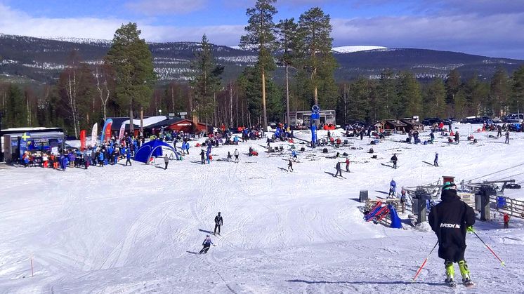 Soligt väder och en härlig LVC-avslutning i Stöten.