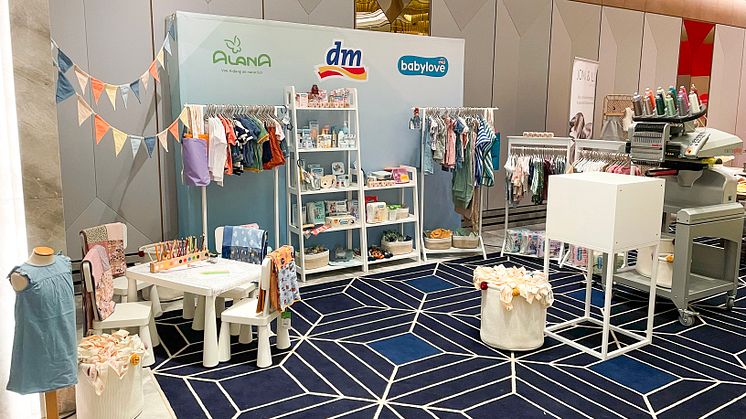 dm stellte in der „InStyle Mini & Me“-Lounge neue Babyprodukte vor