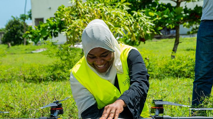 Local Drone Pilot in Zanzibar hands on with DJI Agras spray drone