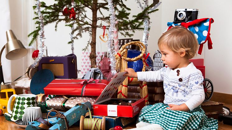 Svenska folket planerar köpa julklappar för 3510 kronor