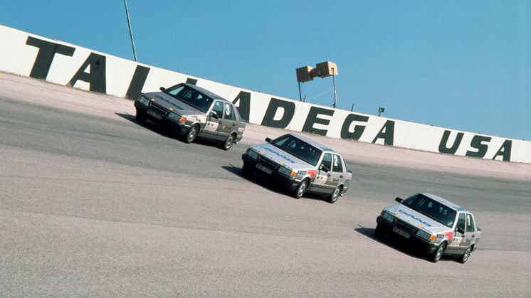 Rekordkörningen på Talladega Speedway 1986 satte Saab 9000 Turbo på kartan som en snabb och tillförlitlig bil (Foto Saab)