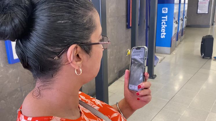 Part 1: Blind London Sight Loss Council member and volunteer Amrit Dhaliwal tries out the Aira app at Thameslink's Blackfriars station