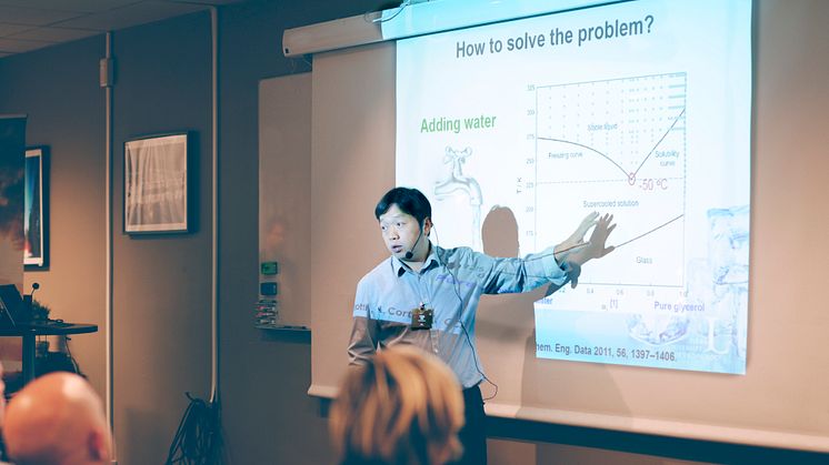 Doktor Yijun Shi talar på SSG Hydraulikdagar 2018