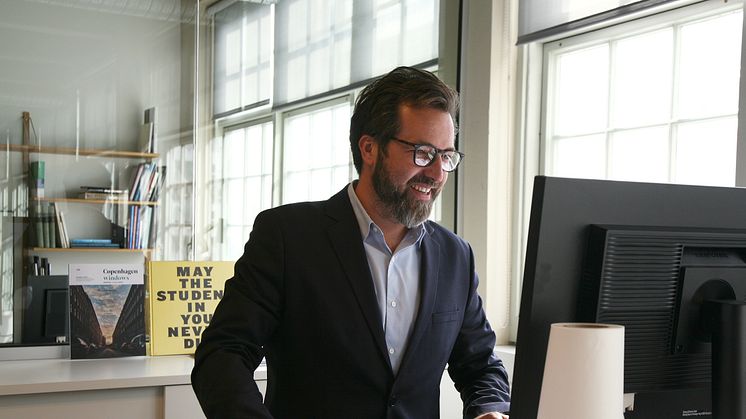 Anders arbejder med et nyt Tetris projekt, som kobler fællesskab og hjemlighed på arbejde, med såkaldt hybridt værtsskab.