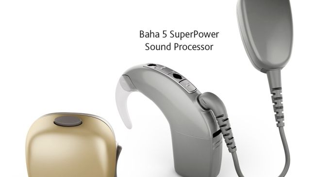 Das komplettierte Portfolio der Cochlear™ Baha® 5 Soundprozessoren (Foto: Cochlear Ltd.).