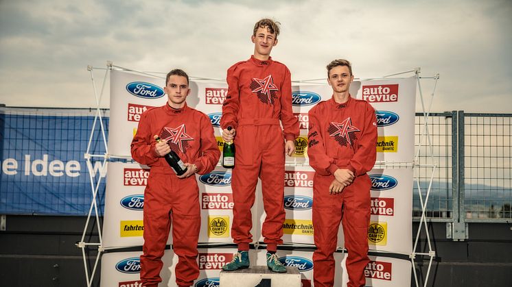 Luca Pröglhöf aus Niederösterreich ist Racing Rookie 2018 (v.l.n.r.: Maximilian Murko, Luca Pröglhöf, Lorenz Globits)
