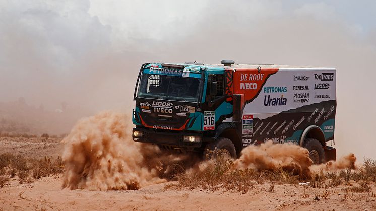 Gerard de Rooy vil være bak rattet på Iveco Powerstar med sovehytte. Han er en ekspert på slike rally og har demonstrert sin ekstraordinære dyktighet en rekke ganger, med minneverdige seiere i Dakar Rally både i 2012 og 2016. 