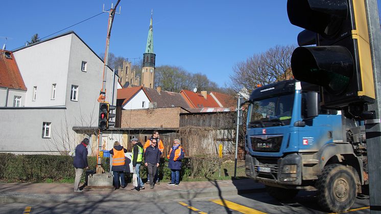 Wird gerade in Betrieb genommen: eine Bedarfsampel an der B 158 in Oderberg Foto: Oliver Köhler/Pressestelle LK Barnim